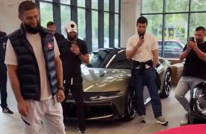 Чимаевга Ferrari 296 GTB совға қилишди