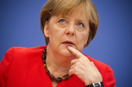 Ангела Меркел навбатдаги сайловларга ўз номзодини қўймаслигини айтди