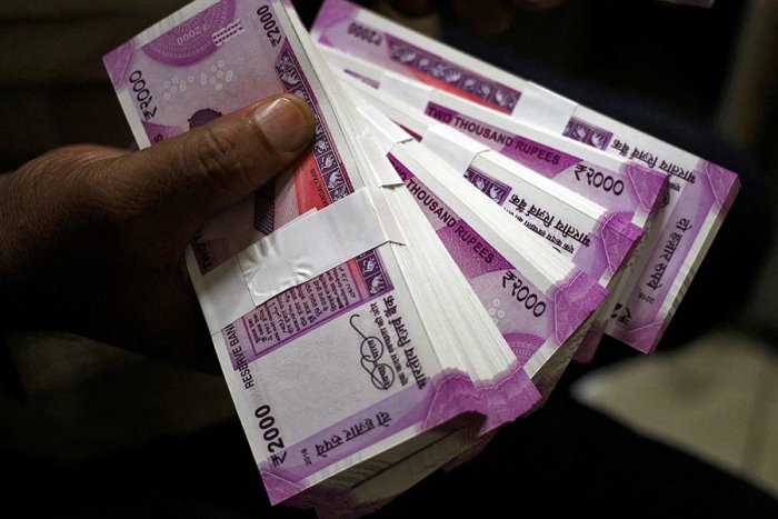 Hindistonda millionlab uy bekalariga pul to‘lash bo‘yicha o‘ziga xos tajriba o‘tkazilmoqda — BBC