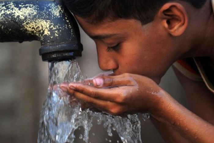 Ҳиндистонда ичимлик суви туфайли 13 киши ҳалок бўлди, 160 дан ортиқ киши касалхонага ётқизилди