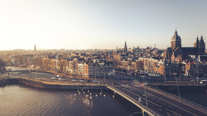 Amsterdamda Ukraina qurolli kuchlariga qurol yetkazib berilishiga qarshi namoyish bo‘lib o‘tdi Amsterdamda Ukraina qurolli kuchlariga qurol yetkazib berilishiga qarshi namoyish bo‘lib o‘tdi