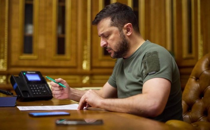“Уруш дам олмайди” – Зеленский Ғарб сукунатини танқид қилди “Уруш дам олмайди” – Зеленский Ғарб сукунатини танқид қилди