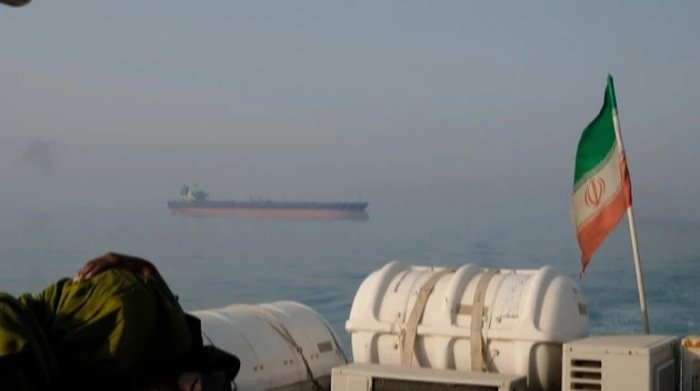 АҚШ Эронга қарши нефт санкцияларини вақтинчалик тўхтатишга тайёр — Tasnim