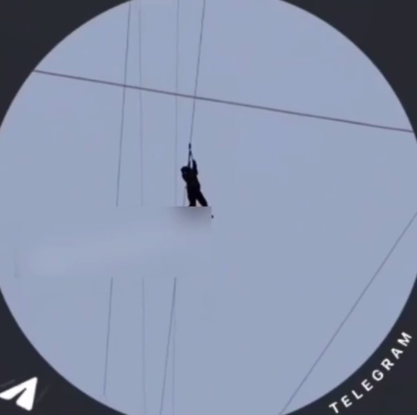 Qamchiq dovonida 16 yoshli qiz osma dor yo‘lidan pastga quladi