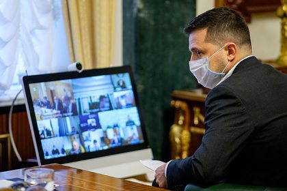 Zelenskiy Ukrainani qayta tiklash uchun qancha pul ketishini aytdi
