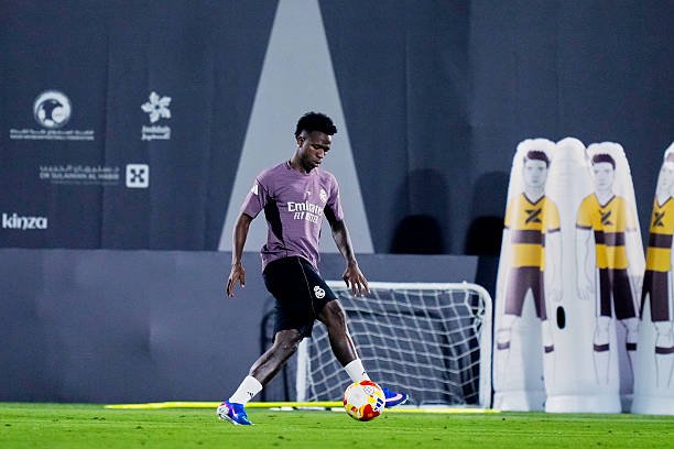 Винисиусни ўз сафида кўришни истаган АПЛ клуби бор