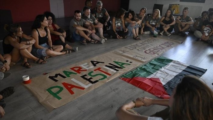 Ispaniyada o‘qituvchilar o‘quv yilidan oldin Isroilga qarshi namoyish o‘tkazdi