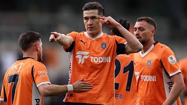 Eldor Shomurodov yana ramziy jamoada (foto)