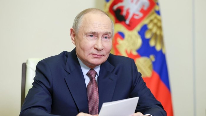 Путиннинг набиралари кутилмаганда бобосини кўриш учун Кремлга ташриф буюра оладими? Путиннинг набиралари кутилмаганда бобосини кўриш учун Кремлга ташриф буюра оладими?