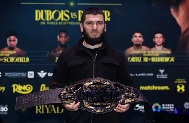 "Мен Муҳаммад Али каби зўр боксчи эмасман" - Бетербиев