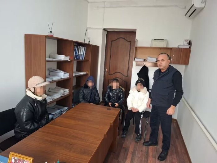 Қорақалпоғистонда МИБ орқали болалар онасига қайтарилди