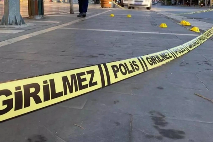 Туркияда ўсмир йигит полиция бўлимида икки нафар ходимни отиб ўлдирди