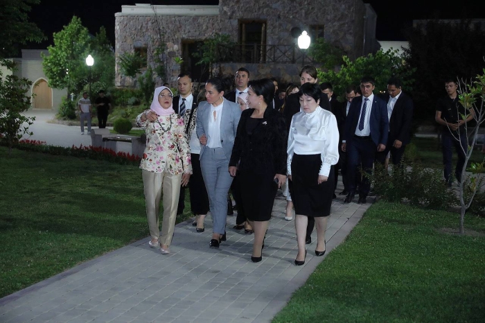 Tanzila Norboyeva  Singapur prezidenti Halima Yaqub bilan uchrashdi