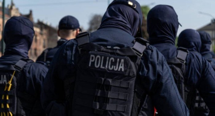 Polsha bosh vaziri Rossiya maxsus xizmatlari buyurtmasi bilan mamlakatda hujumlar va diversiyalar uyushtirishda gumon qilingan 32 kishi qo‘lga olinganini ma’lum qildi