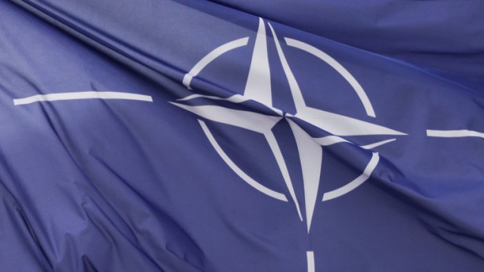 Столтенберг: "НАТО давлатлари Украинани қуроллантиришга устувор аҳамият беришлари керак"
