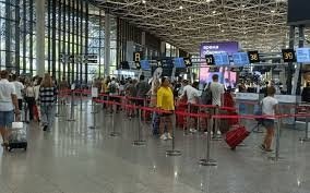 Sochi aeroportida 50 dan ortiq reys kechiktirildi