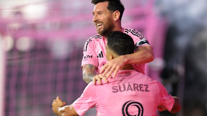 Лионель Месси МЛСда «Олтин бутса» совринини қабул қилди (фото)