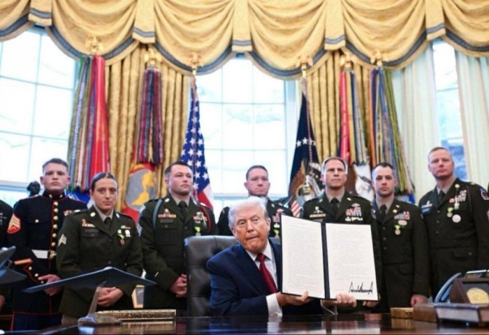 Трамп иккинчи президентлик муддатида рекорд даражада кўп, 221 та фармонни имзолади