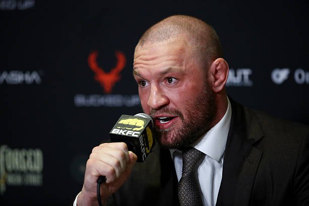 Makgregor Oq uydagi turnirda jang qilishga sha’ma qildi