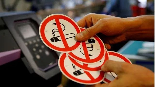 Малдивда сайёҳларга ҳам чекиш тақиқланди