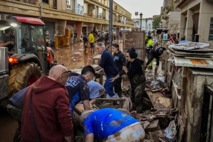 Ispaniyada 7 mingga yaqin harbiy xizmatchi suv toshqini zonalariga joylashtirildi