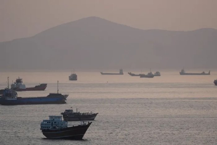 Токио Ҳормузни четлаб ўтиш учун нефть қувурларини кенгайтиришни қўллаб-қувватламоқда