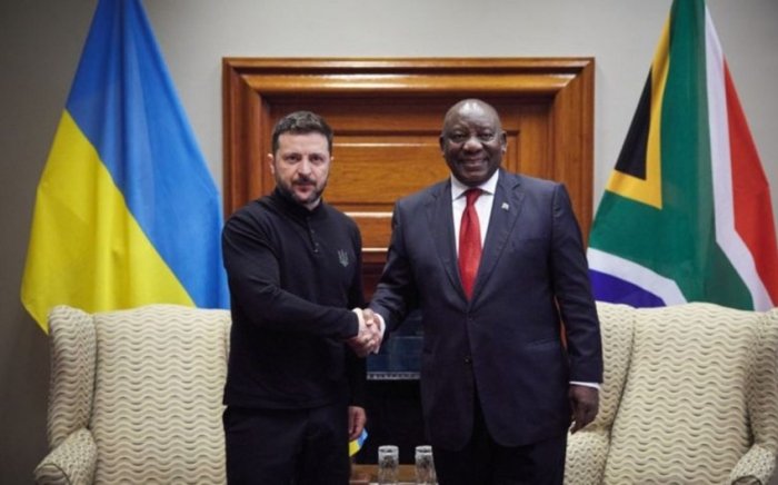 Зеленский бир кун олдин Путин билан суҳбатлашган ЖАР президенти билан мулоқот қилди