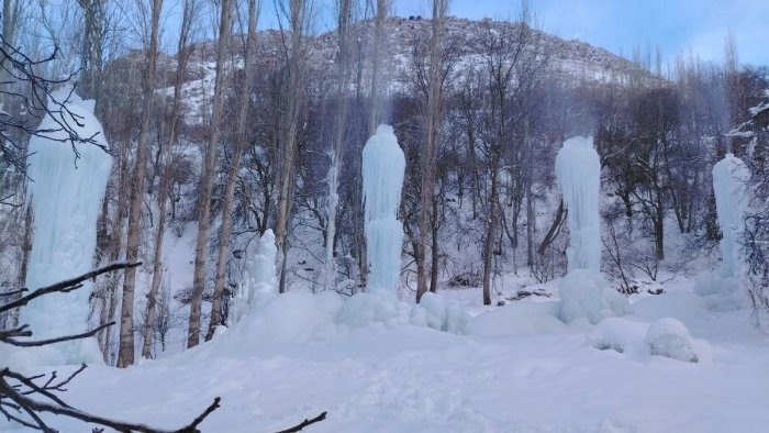 Қашқадарёда сув танқислигига ечим сифатида сунъий музликлар барпо этилди