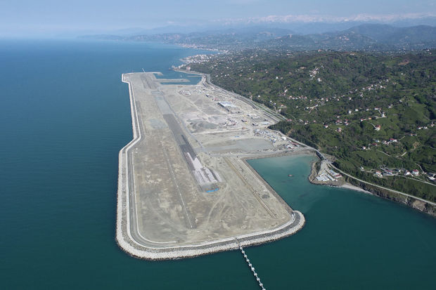 Turkiyada dengiz ustiga qurilgan yangi aeroport ochildi 