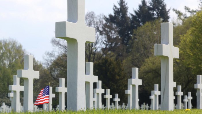 АҚШда Киев учун жанг қилган ёлланма аскарларнинг бўш қабрлари пайдо бўлди