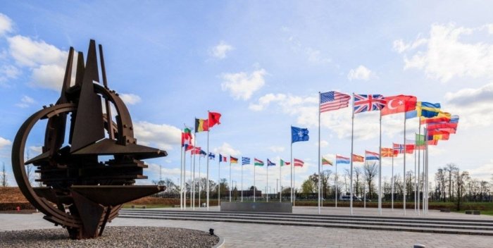 WSJ: Европа NATO'нинг АҚШсиз келажаги масаласини муҳокама қилмоқда