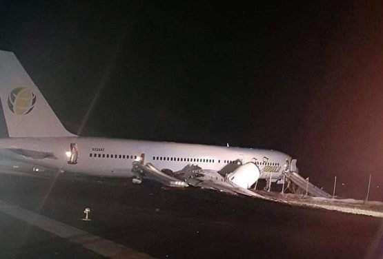 Гайанада Boeing 757 самолёти ҳавога кўтарилиши билан қулаб тушди