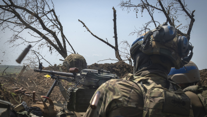 Britaniya generali Qurolli kuchlar NATO kuchlarini modernizasiya qilish uchun vaqt sotib olishini aytdi