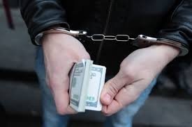 Самарқандда Исроилга ишга юборишни ваъда қилган фирибгар $7 минг билан ушланди