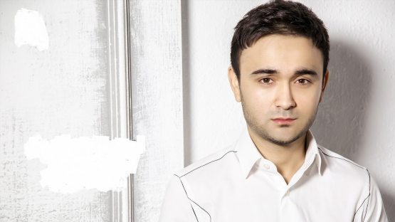 Shohruxxon ilk bor o‘g‘lini ommaga ko‘rsatdi! (video)