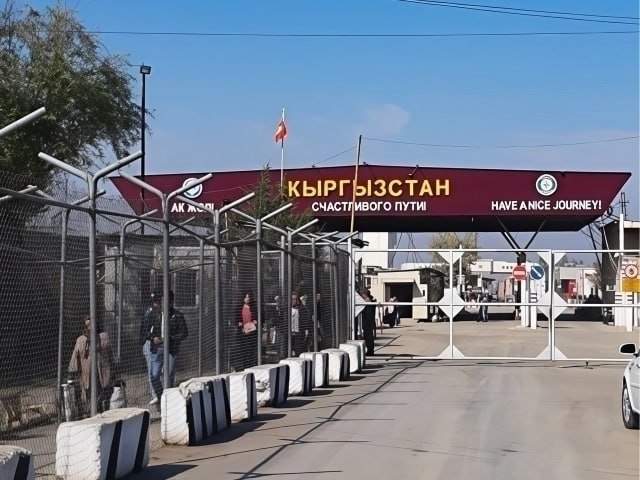Мирзиёев "Дўстлик" постидаги тирбандликларни танқид қилди