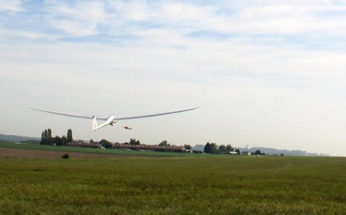 Францияда иккита планер ҳалокатга учради, қурбонлар бор