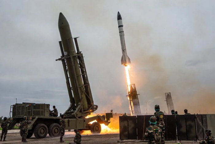 Эрон Тель-Авивга янги баллистик ракеталар орқали зарба берди