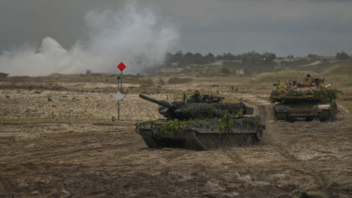 Pentagon rahbari Ostin Shvesiyaning Ukrainaga o‘nta Leopard tankini topshirish rejasini e’lon qildi