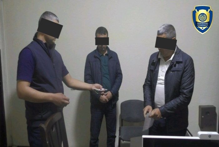 Тадбиркорнинг кредит қарздорлигини тўлаш учун 1 000 АҚШ долларини олиб қарздорликни тўламаган банк ходимлари қўлга тушди