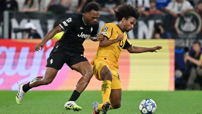 ЕЧЛ. Саккизта гол урилган ўйинда "Ювентус" "Боруссия" билан дуранг ўйнади