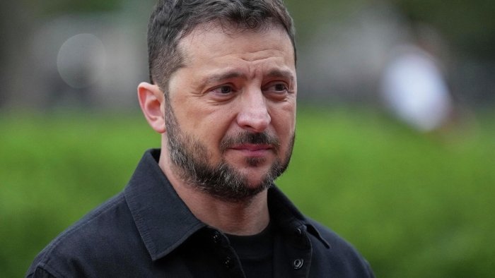 Зеленский Елциннинг қизи ва Путиннинг собиқ рафиқасига қарши санкциялар киритди