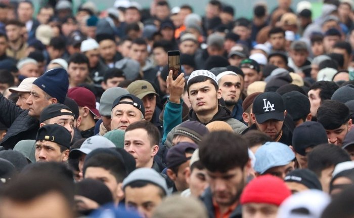 «Хорижда ишлаш учун шошма-шошар қарор қабул қилманг!» — Миграция агентлиги