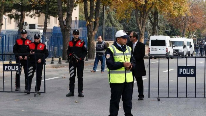 Istanbul polisiyasi nima sababdan 20 kishilik guruhni qo‘lga oldi?
