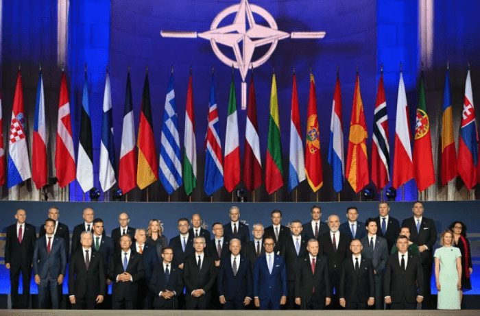 NATO sammitining birinchi kuni haqida