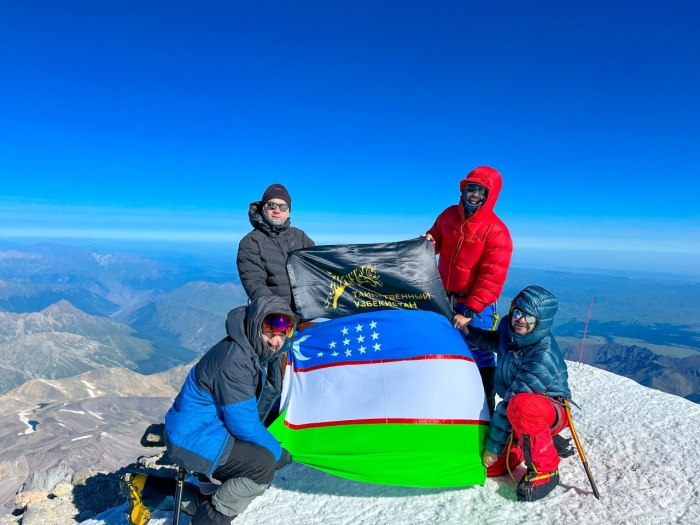 O‘zbekistonliklar Elbrus cho‘qqisiga chiqishdi O‘zbekistonliklar Elbrus cho‘qqisiga chiqishdi