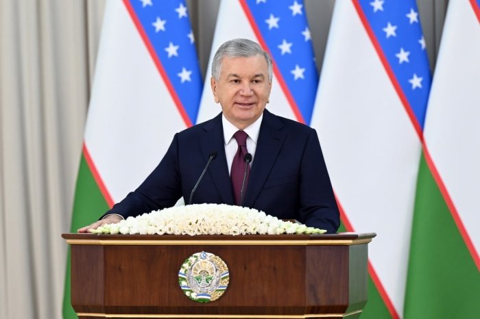 Prezident Shavkat Mirziyoyev tibbiyot va farmasevtika xodimlari bilan uchrashuv o‘tkazmoqda