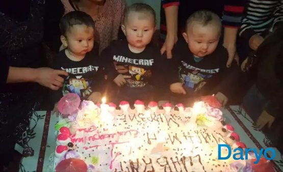 Xorazmda tug‘ilgan uch egizak — Shavkat, Miromon va Mirziyo 1 yoshga to‘ldi (foto)
