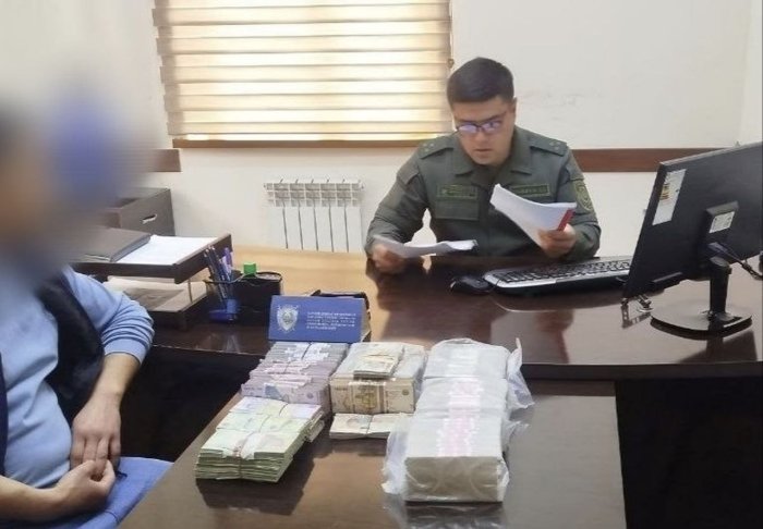 Бухорода ота четга чиқиш учун 5 йиллик алиментни олдиндан тўлади