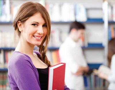 Onlaynda baland poshnali va külotlu çoraplarda porno